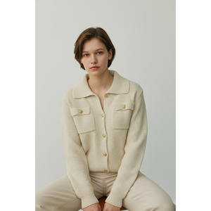 Chaqueta de Punto Texturizada para Hombre con Botones Dorados, Detalle de Doble Bolsillo, Cuello Polo y Mangas Largas - Product Image 6