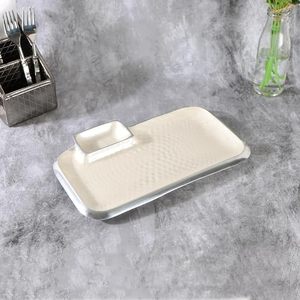Plateau en métal léger et coloré, de qualité alimentaire, au design simple et moderne, à prix abordable. - Product Image 4