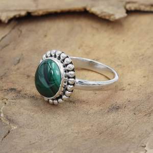 แหวนพลอยมาลาไคต์ทรงวงรีสุดคลาสสิกทำจากเงินสเตอร์ลิง925เจียระไนเพชรอัญมณีทับทิมใช้ได้ทั้งชายและหญิงสำหรับงานแต่งงานวันครบรอบ - Product Image 2