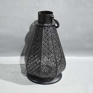 Lanternes à bougie en métal de finition antique forme personnalisée lanternes suspendues marocaines maison hôtel balcon décor bougie en métal à bas prix - Product Image 4