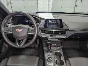 La CT4 V Black wing RWD 2024 est une berline sportive de luxe haute performance dotée d'un moteur V6 biturbo de 3,6 L. - Product Image 6