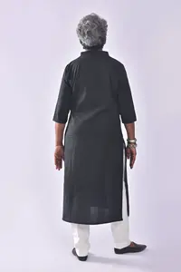 Kurta décontracté en noir de carbone Easy Pizy pour hommes |   Kurta ethnique de qualité supérieure pour un usage quotidien, vente en gros pour les détaillants et les distributeurs en Inde - Product Image 2