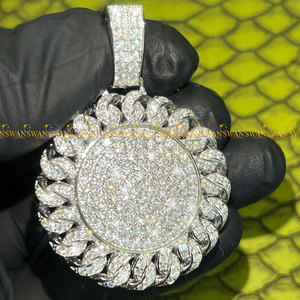 จี้เพชรแบบฮิปฮอปที่ไม่เหมือนใครสำหรับผู้ชายชุดเพชรที่ปลูกในห้องทดลองที่สวยงามและเต็มไปด้วยทองคำขาว10kt - Product Image 5