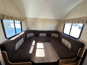 Remolque de Viaje Pequeño y Ligero, Moderno, en Forma de Lágrima, Construcción de Acero Inoxidable, Color Rosa, Diseño Confortable, Buenos Precios de Venta - Product Image 6