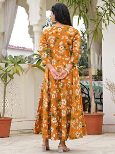 Robe mi-mollet décontractée pour femme, en coton 100 %, à imprimé floral orange, col en V, manches trois quarts, coupe trapèze - Product Image 2