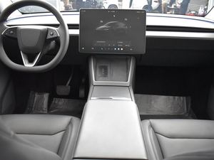 รถยนต์ SUV อัตโนมัติ รุ่นปี 2026 รุ่น Y Long Range Launch Series ระบบขับเคลื่อนสี่ล้อ แบตเตอรี่ความจุสูง 81 กิโลวัตต์ชั่วโมง สภาพหรูหรา มือสอง - Product Image 4