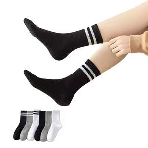 Chaussettes de travail unisexes personnalisées OEM, chaussettes épaisses en coton pour hommes, chaussettes de sport à étiquette privée OEM avec logo, fabricant - Product Image 2