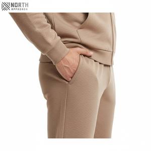 Ensemble de survêtement décontracté à capuche pour homme, jogging classique, deux pièces, logo imprimé, tailles plus disponibles - Product Image 4