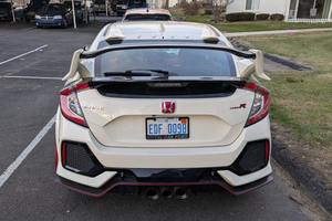 Honda Civic Type R 2018 Usado en Buenas Condiciones, Transmisión Manual de 6 Velocidades, Motor Turbo de 4 Cilindros y 306 hp - Product Image 3