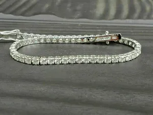 925 Sterling 3ct Infinity Linked Moissanite Diamond Bracelet de tennis Bracelets et bracelets en diamant élégants et élégants - Product Image 3