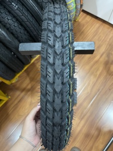 Pneu de moto KUMA K103 de haute qualité et durable, fabriqué au Vietnam, en caoutchouc naturel + carcasse en nylon, 2.75-17/3.00-17/3.00-18, noir - Product Image 2