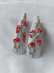 Arcs brodés à la main de motifs floraux fabriqués sur mesure à partir de tissus 100% coton pour magasins d'accessoires capillaires adaptés à la revente - Product Image 2