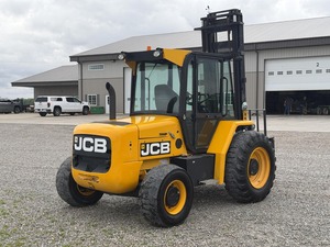 รถยก JCB 930 ปี 2018 ขับเคลื่อน 4 ล้อ ความยาวงา 48 นิ้ว รับน้ำหนัก 6000 ปอนด์ เสาสามท่อน ใช้งานมาแล้ว 2126 ชั่วโมง - Product Image 4