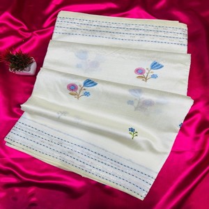 Sari en coton d'Assam VASTRA COTTAGE avec travail traditionnel au fil Katha et bordure élégante en sequins pour tenue décontractée et semi-formelle - Product Image 5