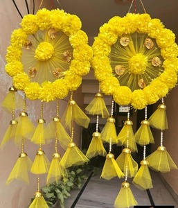 Par de perchas redondas decorativas Jhoomar Latkan L Marigold & Net Flower Hanging para Haldi, Mehndi, Festival, telón de fondo de boda - Product Image 1