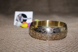 กำไลข้อมือทองเหลืองสำหรับผู้หญิงดีไซน์แฟชั่นใหม่ลายดอกไม้ - Product Image 2