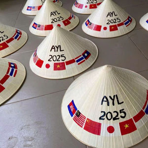 Sombrero Cónico Vietnamita Hecho a Mano, Sombrero de Bambú, Regalo Cultural, Exportación al por Mayor - Product Image 1