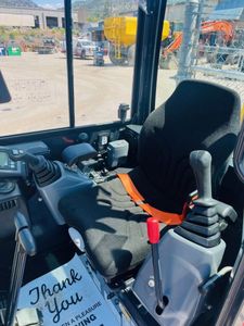 Nouvelle mini-pelle sur chenilles Yanmar VIO256B avec moteur, pompe et boîte de vitesses haute efficacité - Garantie de 2 ans - Product Image 6