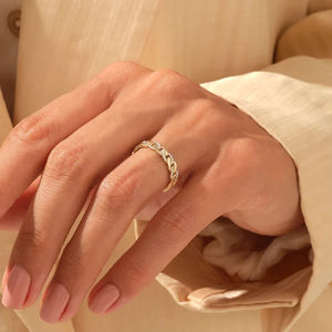 Anillo Personalizado de Plata 925 con Patrón, Piedra de Moissanita, Diseño Trenzado Brillante, Delicado para Uso Diario, para Mujer, Regalo Perfecto para Bodas - Product Image 4