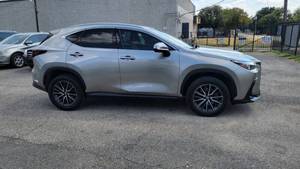 Lexus NX 350 Premium AWD Premium 4 portes Crossover 2020 à 2024, voitures d'occasion élégantes à vendre - Product Image 2
