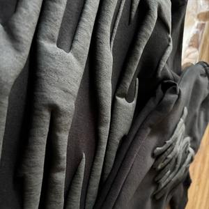 Conjunto de chándal de invierno personalizado del fabricante para sudadera con capucha, pantalones acampanados, jogger de tela de rizo, talla grande, con pedrería - Product Image 6