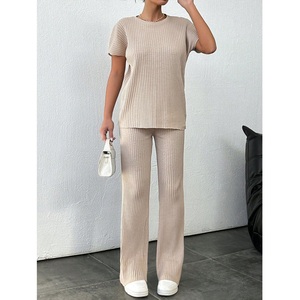 ชุดเซ็ตเสื้อยืดแขนสั้นและกางเกงขาสั้นสำหรับผู้หญิงชุดเสื้อและกางเกงขาสั้นสำหรับผู้หญิง2ชิ้นลายว่างเปล่าโลโก้ออกแบบได้ตามต้องการสำหรับฤดูใบไม้ร่วงและ100% มีกระดุมผ้าฝ้าย - Product Image 5