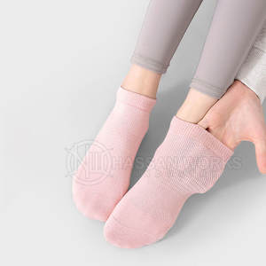 Breathable Eco-Friendly Quick Dry 100% Cotton Casual Sports Crew <b>Socks</b> Sweat Absorbing Fleece <b>Thickness</b> Private Label Bulk - Product Image 1