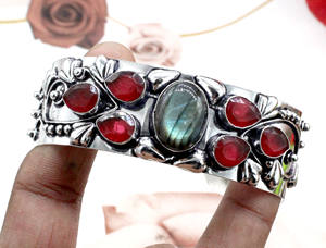 Brazalete hecho a mano de Plata de Ley 925 para mujer, labradorita, granate, patrón de flores, el mejor brazalete de regalo religioso para fiesta de boda - Product Image 2
