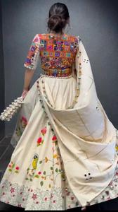 Navratri Rayon Chine Stitch ทำงานพิเศษและงานกระจกจริงผ้าใบ patta กับ Canvas lehenga choli กับ dupatta - Product Image 2
