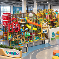 Aire de jeux intérieure modulaire en cubes avec toboggan en spirale, corde d'équilibre, labyrinthe d'escalade et équipement pour petits centres de divertissement familial (CDEF) OEM