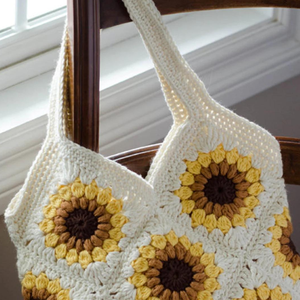 กระเป๋าถือถักสะพายไหล่สี่เหลี่ยมขนาดใหญ่ทำจากผ้าโครเชต์ลายโมทีฟแฮนด์เมดสำหรับเด็กผู้หญิงผลิตในเวียดนาม - Product Image 4