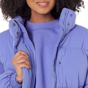 Abrigo acolchado con capucha resistente al agua transpirable ligero para mujer, chaqueta acolchada con cremallera y relleno de algodón disponible de talla grande - Product Image 3