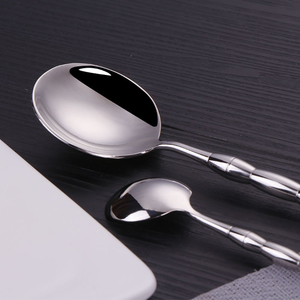 Ensemble de couverts en acier inoxydable de style moderne pour les fêtes - Comprend couteau, cuillère, fourchette avec polissage miroir - Product Image 5