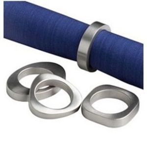 Merveilleux design rond de serviette en métal plaqué or parfait pour la décoration de table et la décoration de mariage les plus vendues léger - Product Image 2