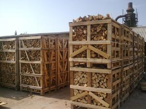 ฟืนไม้สนอบแห้ง ขนาด 1 ซม. รูปทรงสี่เหลี่ยมจัตุรัส เกรด FR วางซ้อนบนพาเลท - Product Image 6
