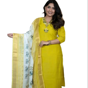 Présentation de notre ensemble Kurti et Pantalon en tissu de soie romaine de qualité supérieure, couleur perroquet, col en V, longueur genou, avec dupatta, pour la fête de Bhai Dooj. - Product Image 1