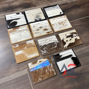 Porte-cartes en cuir de vachette de luxe de créateur Portefeuille RFID en cuir véritable de style classique Étui multi-cartes pour unisexe - Product Image 1