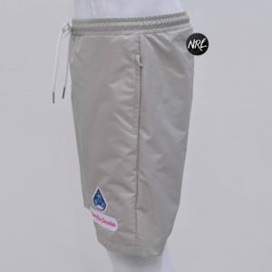 กางเกงขาสั้นของผู้ชายแบบลำลองน้ำหนักเบาสีพื้นแห้งเร็วสำหรับเล่นกีฬาชายหาดสีล้วนแบบกำหนดรูปแบบได้เองฤดูร้อน - Product Image 4