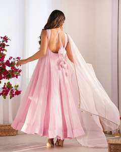 ชุดยาว anarkali สีชมพูน้ำหนักเบาพร้อมกางเกงและ dupatta กับผ้า Georgette และขอบงานลูกไม้กระจก - Product Image 2