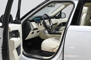 Venta de Range Rover SE 2023, 395 hp, Motor Turboalimentado de 6 Cilindros, Tracción en las Cuatro Ruedas, Cuero, ACC, Equipamiento de Alta Gama, Techo Panorámico R20 - Product Image 2