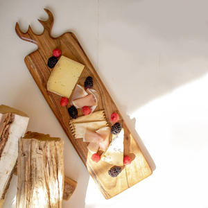 Tablero de charcutería con asa, tablas de madera para servir, plato de madera para exhibición de comida al mejor precio - Product Image 4