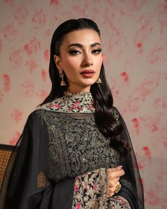 CELEBRIDAD Inspirado Nueva tendencia Exclusivo hermoso diseñador Color NEGRO Traje Salwar indio y pakistaní - Product Image 3