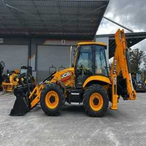 รถตักล้อยางมือสองยี่ห้อแท้ รุ่น 4CX 4WD แบบมีหัวขุด  ใช้งานได้หลากหลาย สำหรับงานก่อสร้าง ขุด ตัก  ขาย - Product Image 1