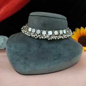 Gargantilla de espejo oxidado con colgante Ghungroos, joyería tribal étnica, collar bohemio llamativo para uso festivo y tradicional - Product Image 1