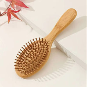 Cepillo de pelo de bambú hecho a mano, ecológico y construido para uso diario VIET FARGIMEX - Product Image 6