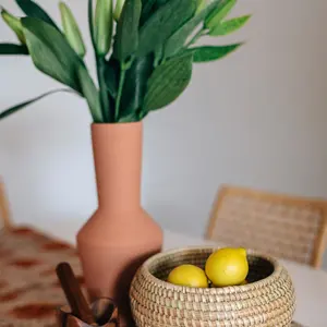 Bol de service alimentaire en rotin demi-rond de qualité supérieure Ustensiles de cuisine élégants Bol à fruits le plus vendu Parfait pour les repas et la vaisselle - Product Image 4