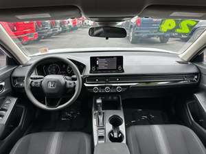 Usado 2024 Hon-da Civic LX - Product Image 3