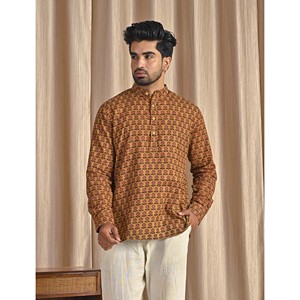 Kurta décontracté pour homme en coton imprimé à manches longues couleur moutarde respirant coupe courte - Product Image 1