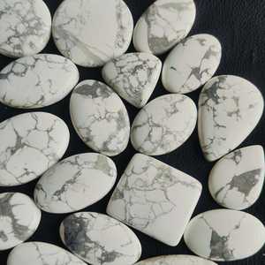 Precioso lote de cabujón de howlita, 10 piezas, piedras preciosas sueltas lisas, forma única de 30 a 15 MM para la fabricación de joyas - Product Image 2