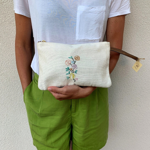 กระเป๋าผ้าลินินปักมือพร้อมเย็บปักถักร้อยกระเป๋าเป้สะพายหลังผ้าลินินสีต่าง ๆ ผ้าลินินนุ่ม 100% OEM ผลิตในเวียดนาม - Product Image 3